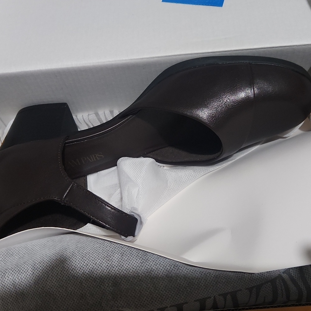 Shoes - Picture 2 of 3
